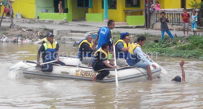 Warga Indramayu Nyaris Tewas Tenggelam di Sungai