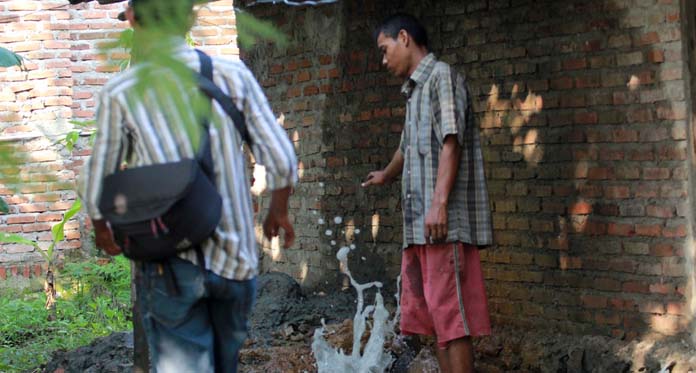 Warga Dua Desa Resah, Gas Liar Kembali Menyembur   