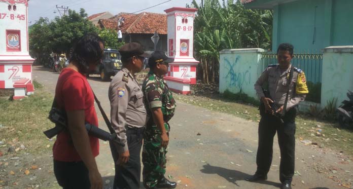 Mencekam, Polisi Bersenjata Laras Panjang Jaga Lokasi Tawuran