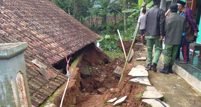 7 Rumah Ambles, PPSDA Tunggu Koordinasi dengan BPBD