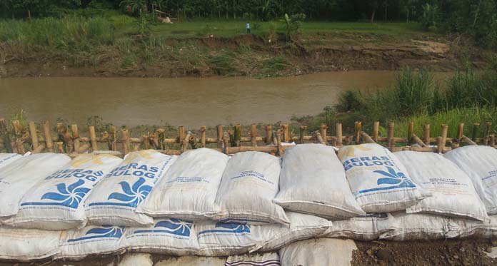 Banyak Tanggul Kritis, WTC Siaga Banjir!