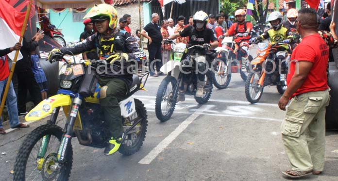 Ratusan Crosser Jajal Jalur Perbatasan Cibingbin-Brebes