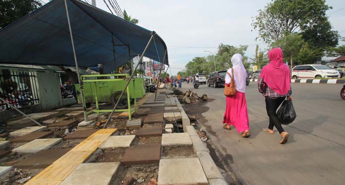 PKL Jalan Cipto Berat Hati Ikuti Relokasi