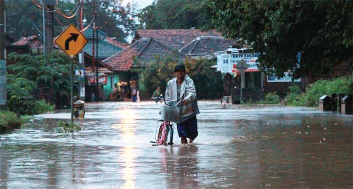 Intensitas Hujan Masih Tinggi, Warga Harus Siaga sampai Malam