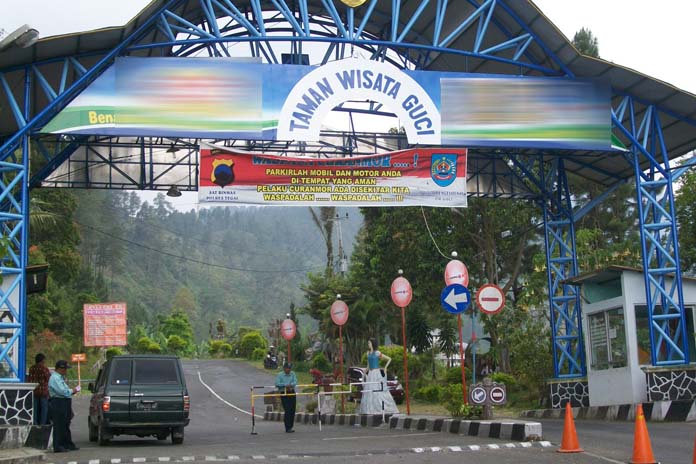 Maret, Masuk Objek Wisata Guci Pakai E-Ticketing