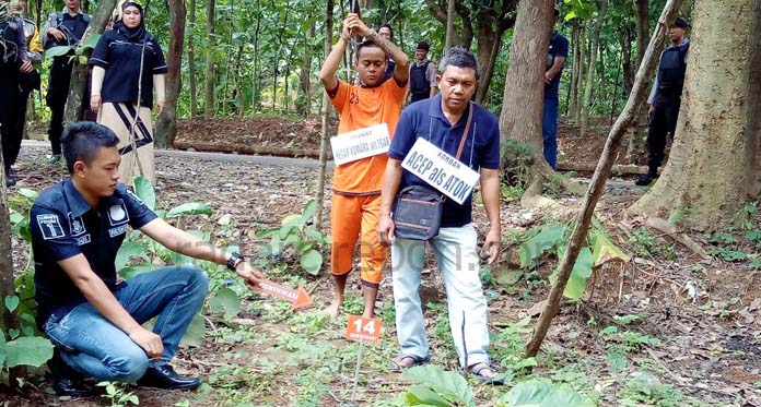 Pembunuh Acep Peragakan 31 Adegan, Polres Majalengka Gelar Rekontruksi Kasus