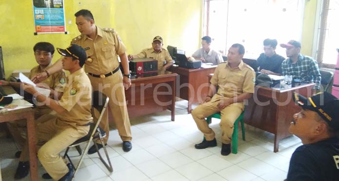 Hari Pertama Kerja, Pamong Desa Masih Kebingungan Layani Masyarakat