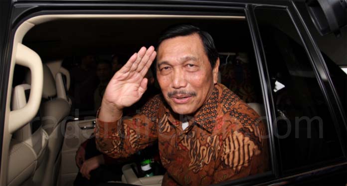 Luhut Bilang Tidak Masalah Rupiah Tembus Rp15 Ribu