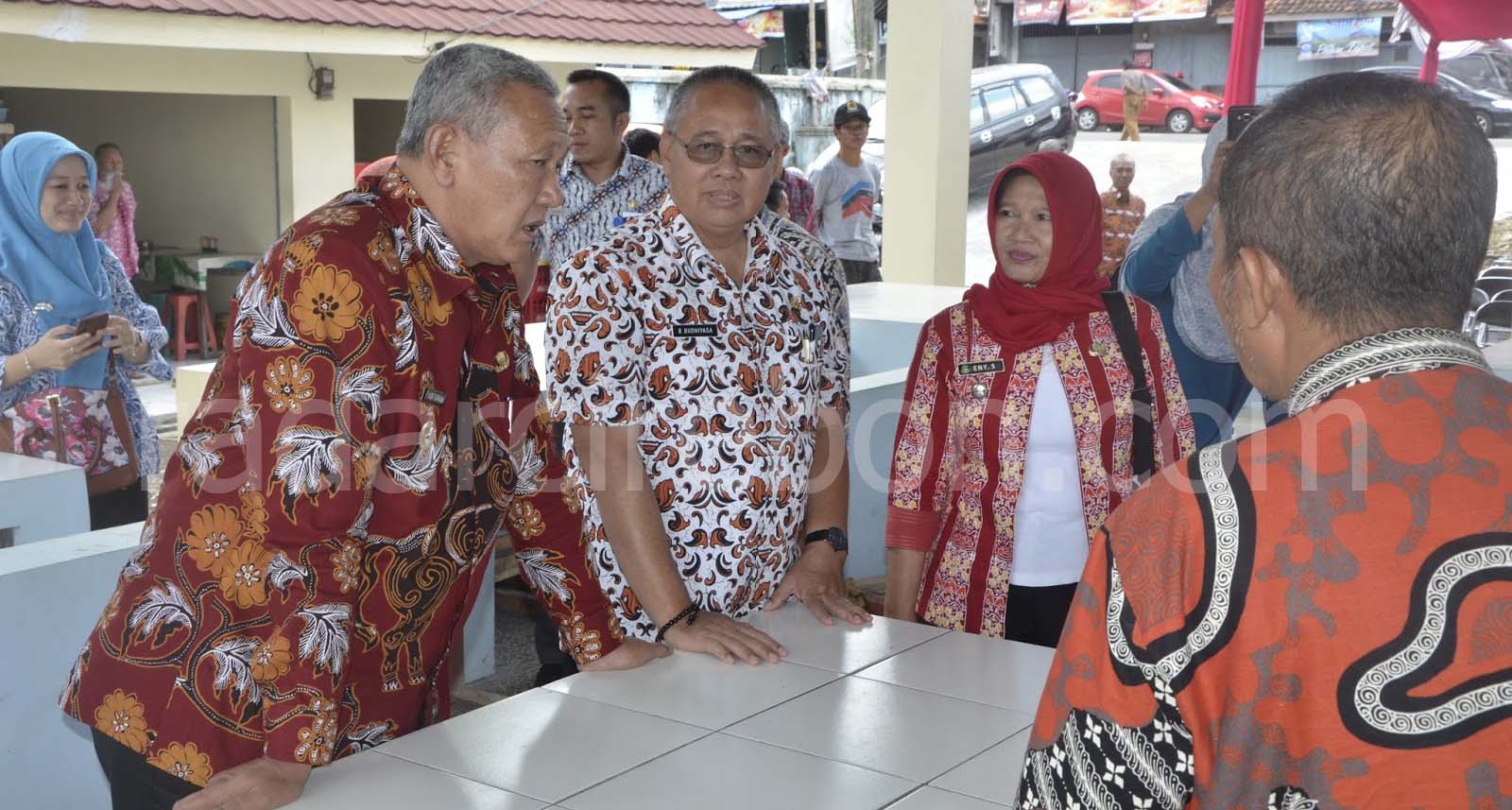 Bupati Acep Resmikan Pasar Legendaris