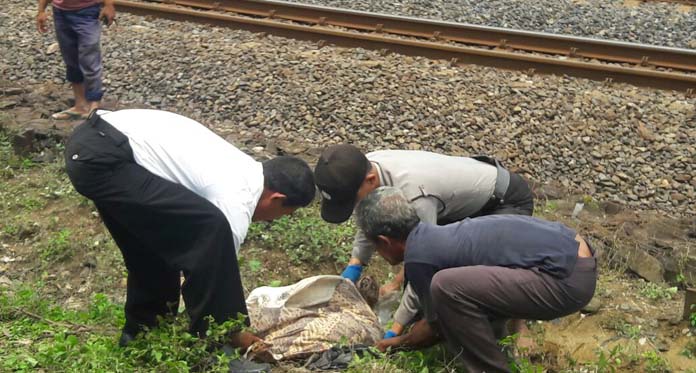 Kereta Api Sambar Warga Tegalgubug di Perlintasan tanpa Palang Pintu