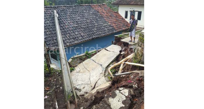 Pergerakan Tanah, 11 Rumah di Desa Banyusari Majalengka Retak-retak