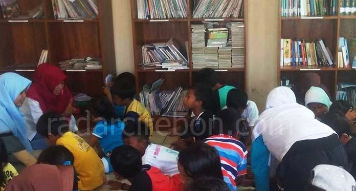 Pemuda Karangsong Bergerak Tingkatkan Pendidikan Anak Nelayan