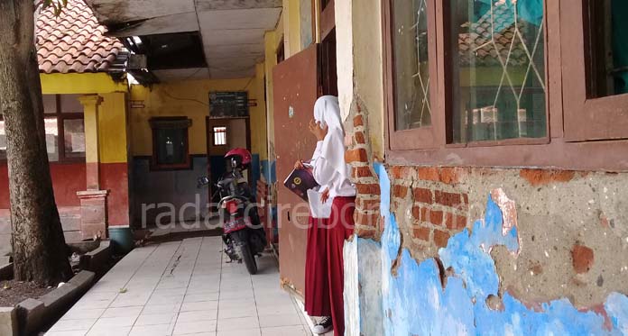 38 Tahun Belum Direnovasi, 5 Ruang SDN 2 Krangkeng Rusak Berat