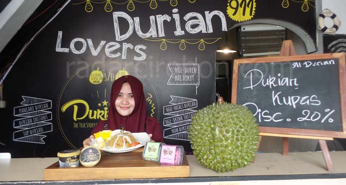 Durian 911 Cirebon, dari Es sampai Nasi Goreng Siraman Saus Durian