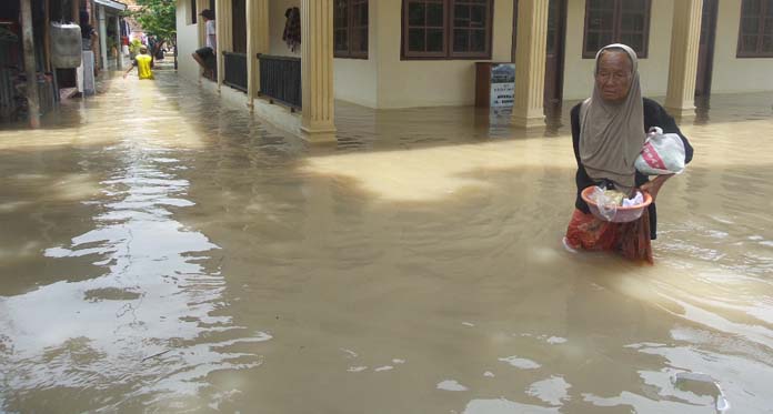 Cirebon Banjir Bandang Lagi, Warga Pertanyakan Kinerja Pemerintah