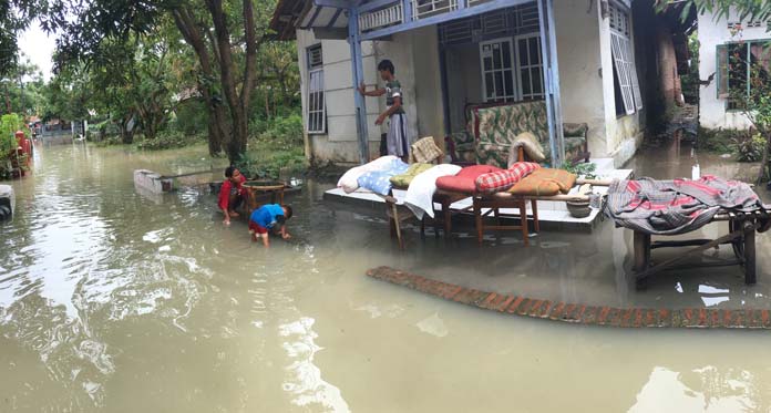 Akibat Banjir, 7 Warga Dirujuk ke RS, Ada yang Digigit Ular