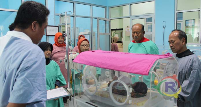 Innalillahi, Bayi Penderita Omfaloka Asal Majelngka Meninggal