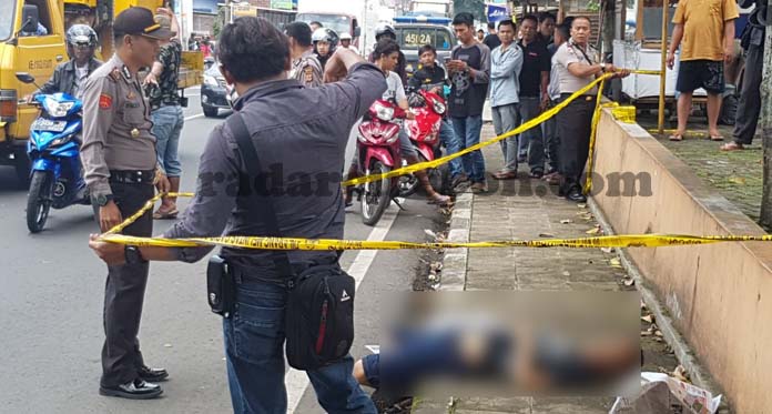 Geger, Pengamen Tewas Mendadak di Pinggir Jalan