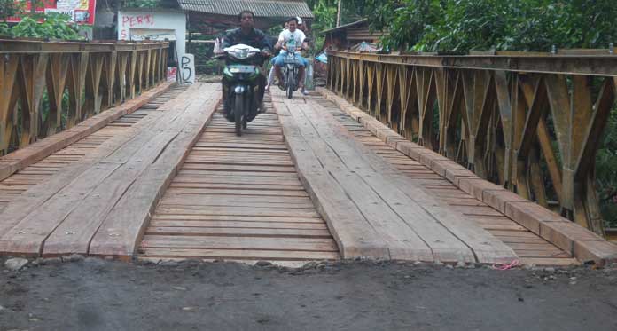 Jembatan Bailey Akses Gumulung Lebak Mulai Beroperasi Lagi