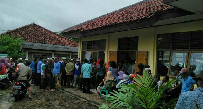 Pemohon Kartu Tani di Indramayu Membeludak