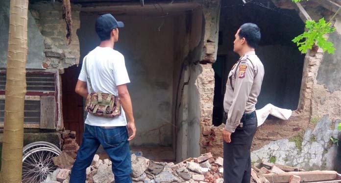 Akibat Pergerakan Tanah, 3 Rumah Warga di Ujungberung Nyaris Ambruk