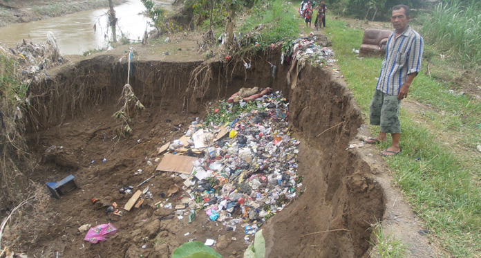 Pascabanjir, Titik Tanggul Sungai Cisanggarung yang Kritis Makin Banyak