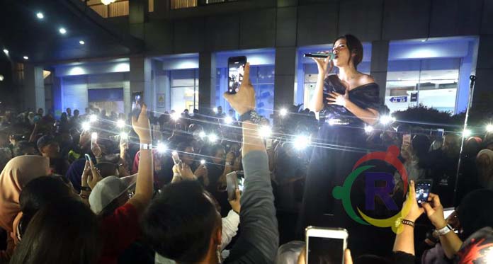 Manjakan Pelanggan, XL Axiata Gelar Raisa Intimate Concert