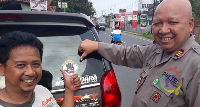 Begini Cara Kapolsek Kedawung Perangi Hoax