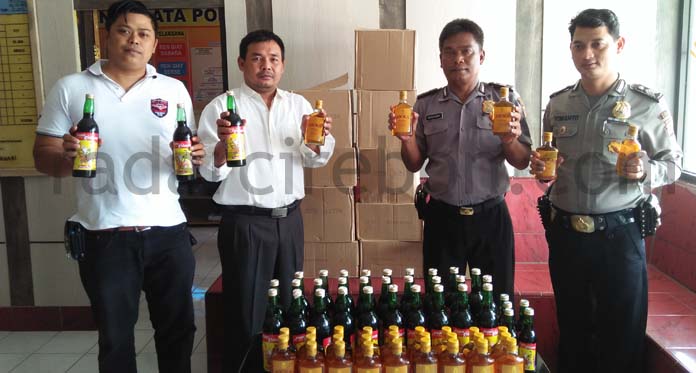 Razia Pekat, Polsek Gegesik Sita Ratusan Botol Miras