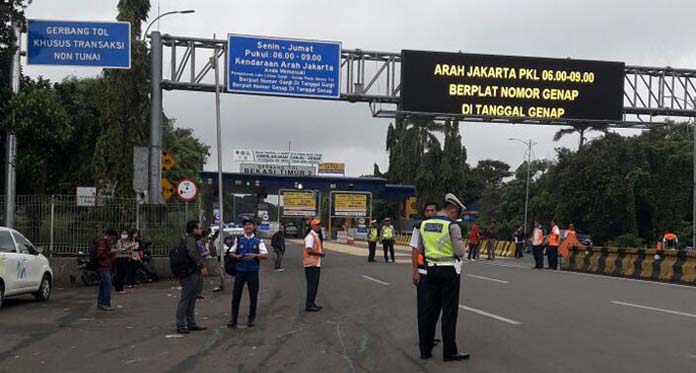 Hari Pertama Genap Ganjil, Banyak Mobil Plat Luar Jakarta Balik Arah