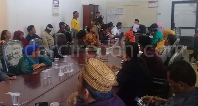 Gugatan Belum Inkrah, Warga Minta Pembangunan PLTU 2 Dihentikan