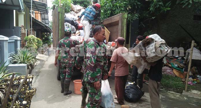 Waduh, Banjir Surut, Giliran Sampah Menumpuk