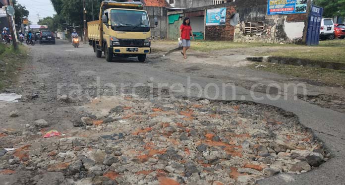 Jalan Tambah Rusak, Minta Dinas PUPR Segera Lakukan Perbaikan