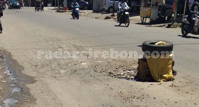 Lubang Jalan di Pusat Kota Belum Tersentuh Pemkot