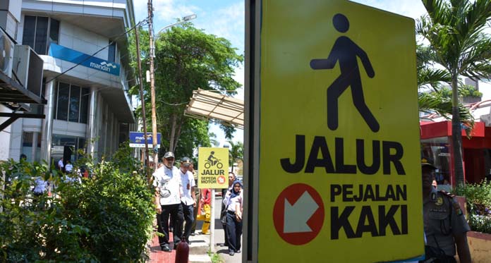 Ini Alasan Anies Soal Rencana Pelebaran Jalur Pejalan Kaki