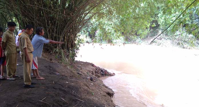 Waduh, Jembatan Penghubung Cirebon-Majalengka Hanyut tanpa Bekas