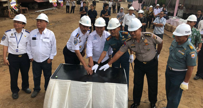 Kemenhub Resmikan Kapal Tol Laut Kapasitas 100 TEUs