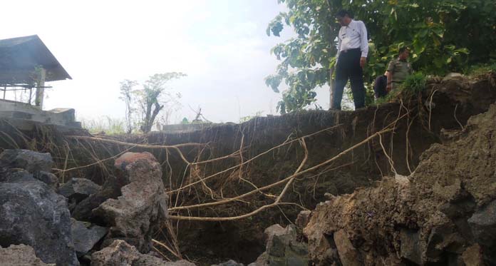 3 Tanggul Sungai di Ciledug Jebol, Warga Waswas Banjir Susulan