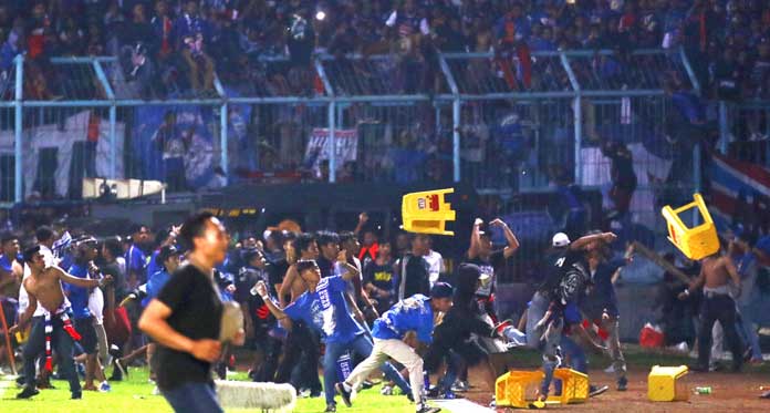 Suporter di Malang Rusuh, Pelatih Persib Langsung Sentil Komdis PSSI