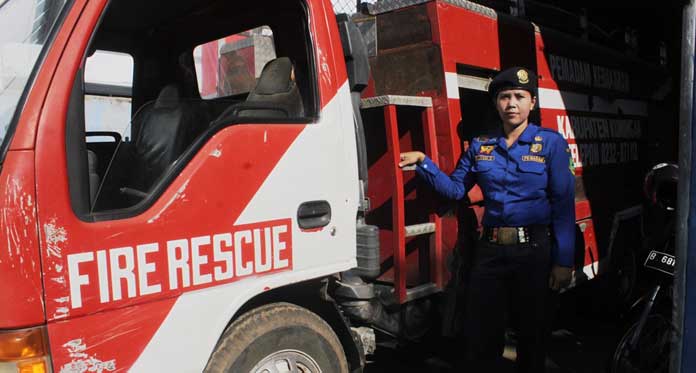 Inin Suhini, Wanita Pemadam Kebakaran Satu-satunya di Kuningan