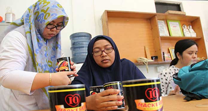 Jika Berbahaya, MUI Cabut Label Halal Sarden Bercacing