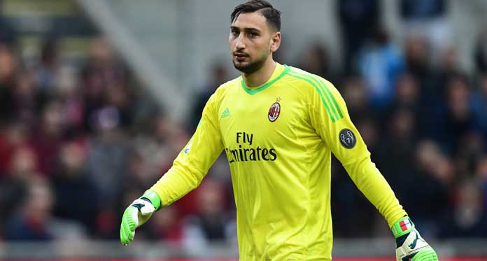 Gianluigi Donnarumma Dipuja Sekaligus Dicerca