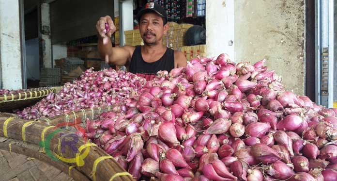 Harga Sembako di Kota Cirebon Stabil, Bawang Masih Mahal