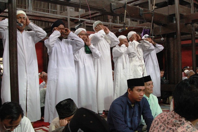 Merasakan Spirit Azan Pitu di Masjid Agung Sang Cipta Rasa