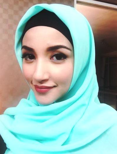 Tsania Marwa Pakai Hijab Tepat Ulang Tahun ke-27