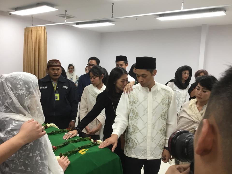 Jenazah Adara Taista istri dari Rasyid Amrullah Rajasa Tiba di Rumah Duka