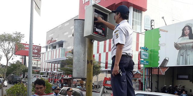 Hati-Hati! Traffict Light di Jalan Cipto Mangunkusumo Dipasang, Begini Alasannya