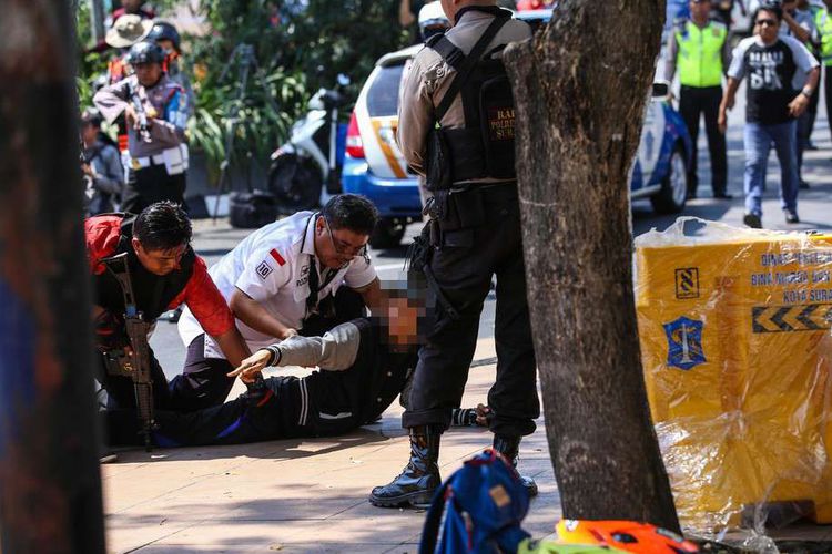 Giliran Parkiran Gedung Graha Pena Surabaya Disambangi Terduga Teroris