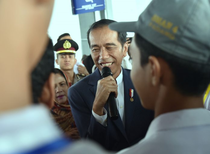 Disebut Dirinya Anak Orang Singapura, Jokowi: Bapak Saya Dari Karanganyar, Ibu Dari Boyolali