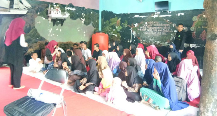Semarak Ramadan, Himasos Cirebon Berbagi dengan Anak Panti Asuhan